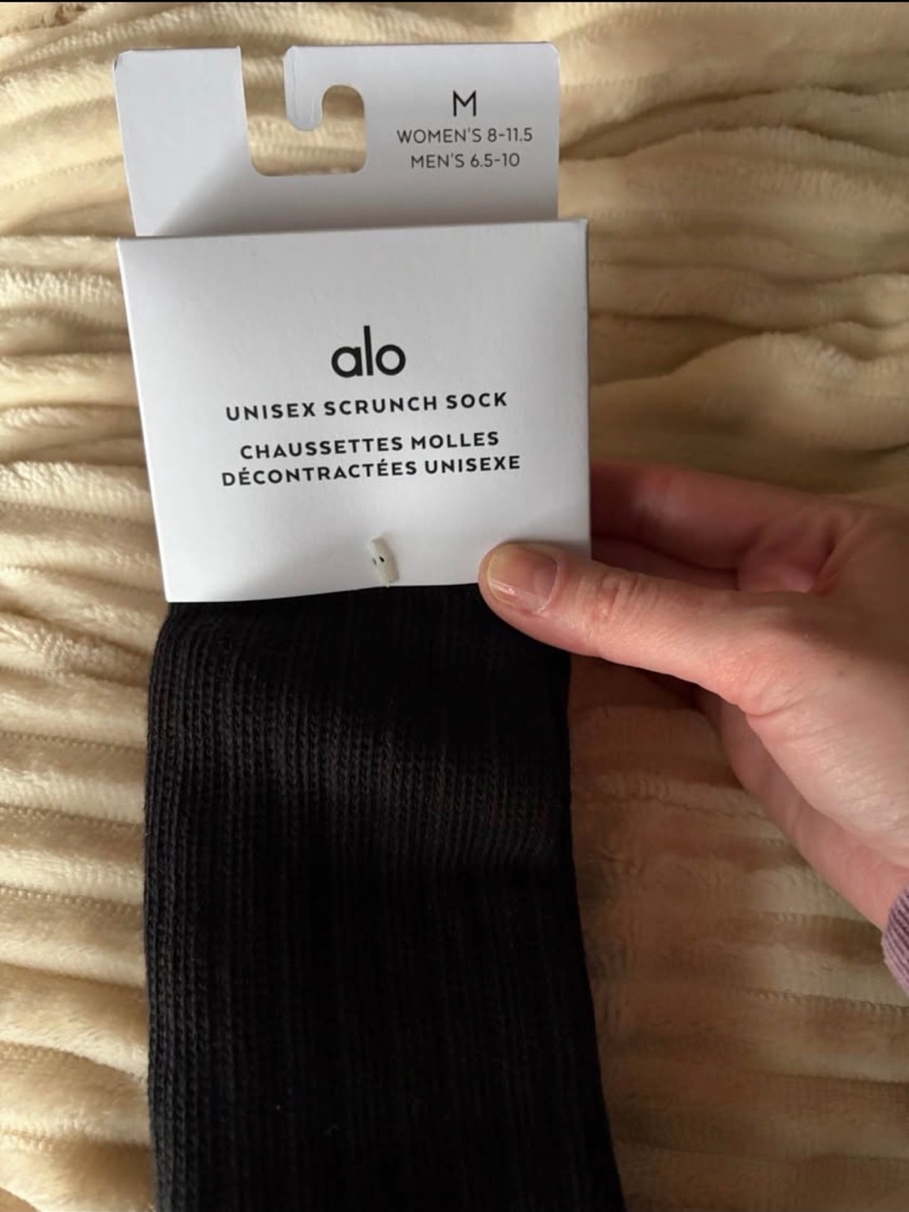 NWT size Medium Yoga Unisex Scrunch Sock - Black